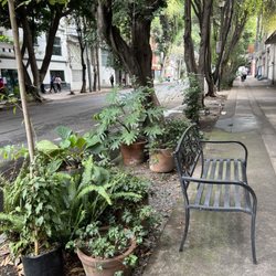 Cinco Y Dos - Outdoor seating