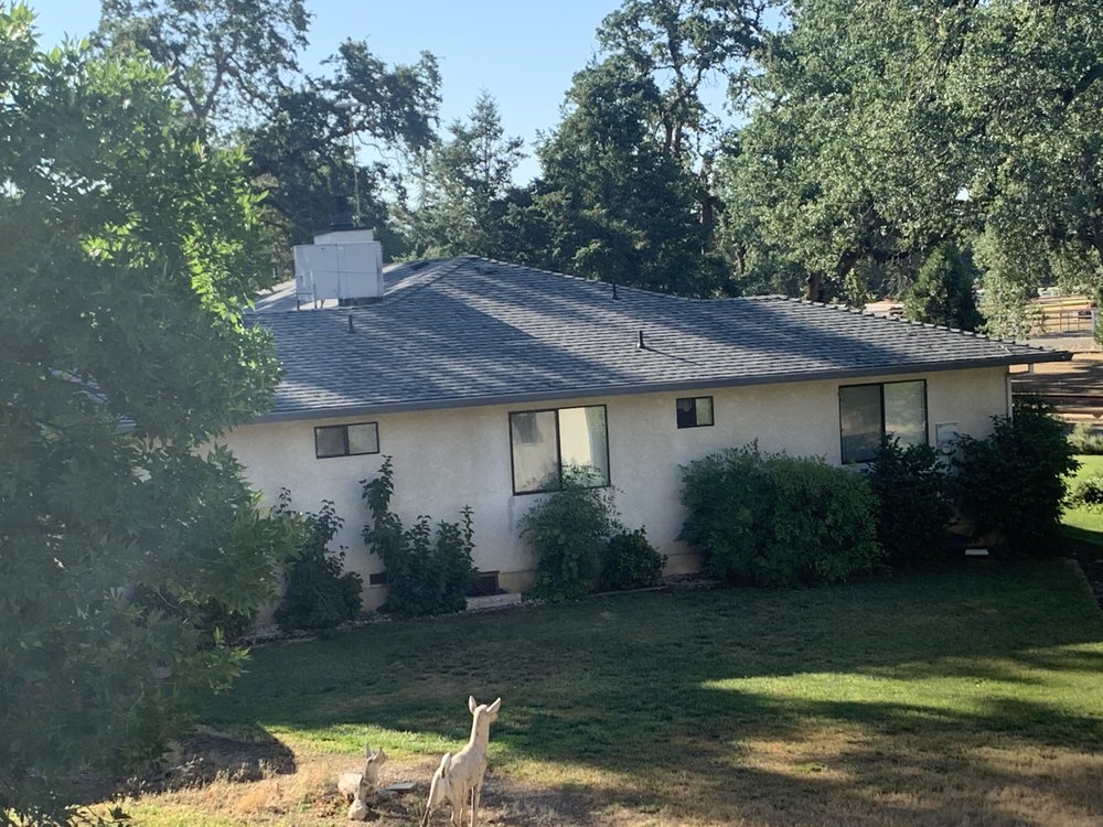 Slide of Daniel’s Roofing