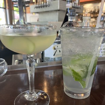 FlatIron Kitchen & Taphouse - Cocktails- Pear martini and Mojito - New American Near Me - Davidson, North Carolina