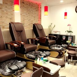 YY Nails & Spa