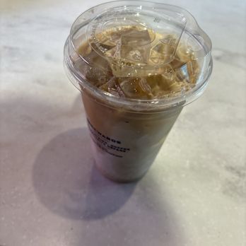 Paris Baguette - Iced Caramel Latte - Coffee & Tea Near Me - Queens, New York Paris Baguette - Iced Caramel Latte - Coffee & Tea Near Me - Queens, New York