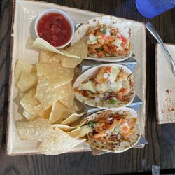 Mulligans - Shrimp tacos