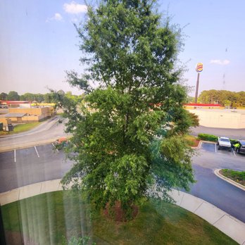 Hampton Inn Dunn - Room View - Hotels Near Me - Dunn, North Carolina