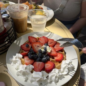 Stratford Court Cafe - Belgian Waffle - Cafes Near Me - Del Mar, California Stratford Court Cafe - Belgian Waffle - Cafes Near Me - Del Mar, California