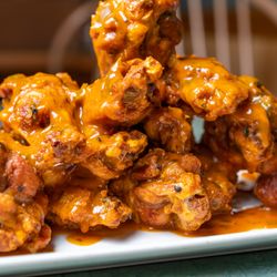 Mutt and Jeffs Restaurant and Bar - Buffalo Wings