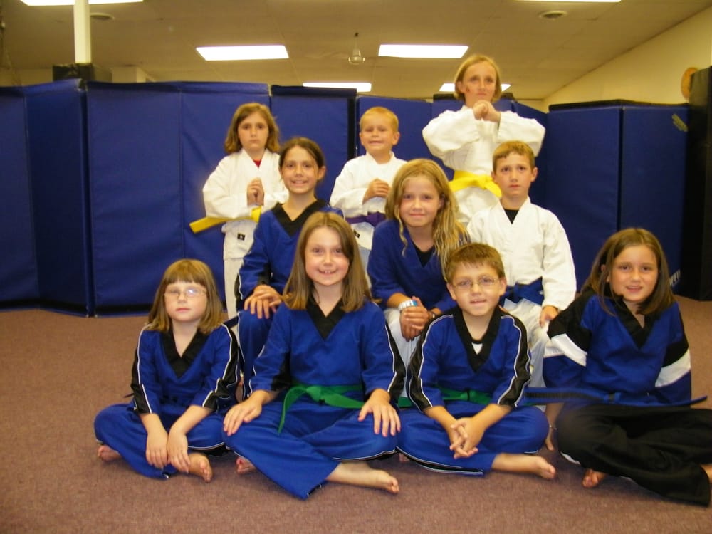 Holliston-Villari's Self Defense Center Logo