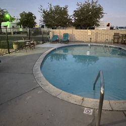 Adelanto RV Park - Nice pool