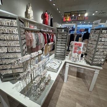 Francesca's - Women's Clothing Near Me