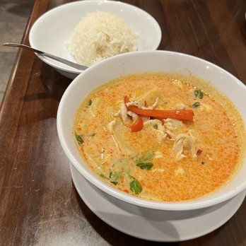 Chiang Mai - Kaeng Daeng (chicken) - Spice Level 2 - Thai Near Me - Webster Groves, Missouri Chiang Mai - Kaeng Daeng (chicken) - Spice Level 2 - Thai Near Me - Webster Groves, Missouri