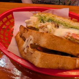 Chicken pesto sandwich Chicken pesto sandwich