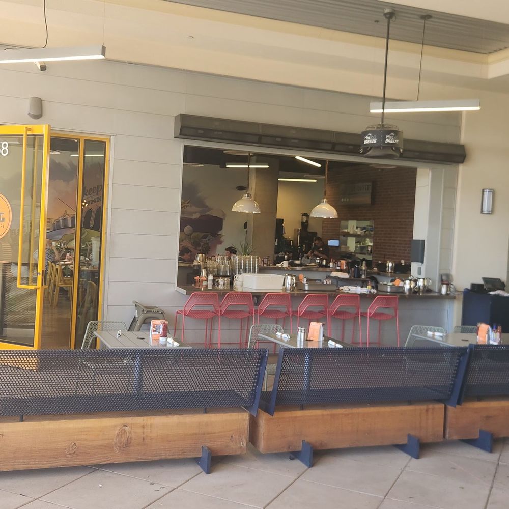 Matt's Big Breakfast Gilbert - Outdoor tables - nice in the shade - Breakfast & Brunch Near Me - Gilbert, Arizona