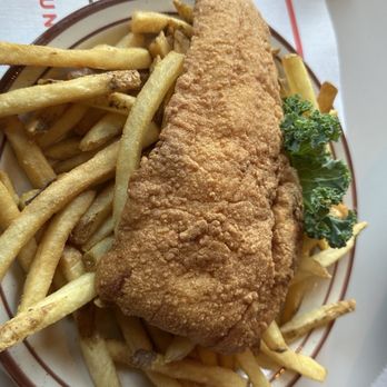 Barnacle Billy's - Fish and chips - Seafood Near Me - Ogunquit, Maine