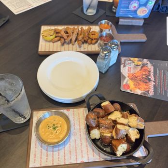 Red Door Woodfired Grill - Pretzel bites Calamari - American Near Me - Omaha, Nebraska