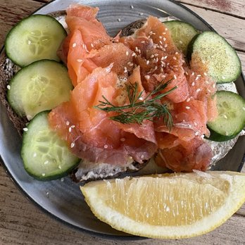 Nuage Café - Smoked salmon toast - Coffee & Tea Near Me - Lyon, 69 Nuage Café - Smoked salmon toast - Coffee & Tea Near Me - Lyon, 69