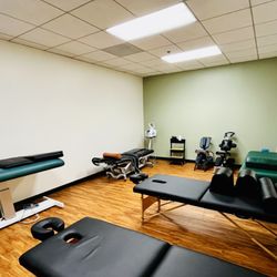 Uptown Wellness Center - Rehab/ Spinal Decompression/Stretch room