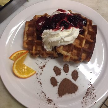 Bulldog Grande Cafe - Cafes Near Me - Vernon, British Columbia