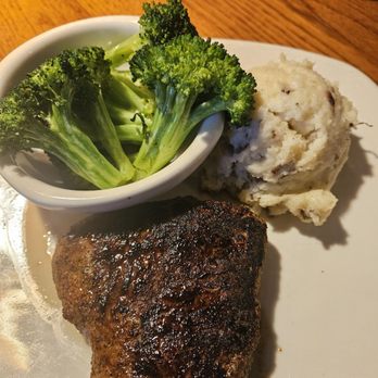 Outback Steakhouse - Center cut sirloin - Steakhouses Near Me - Opelika, Alabama