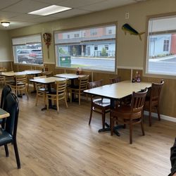 King Pho And Sushi - Inside