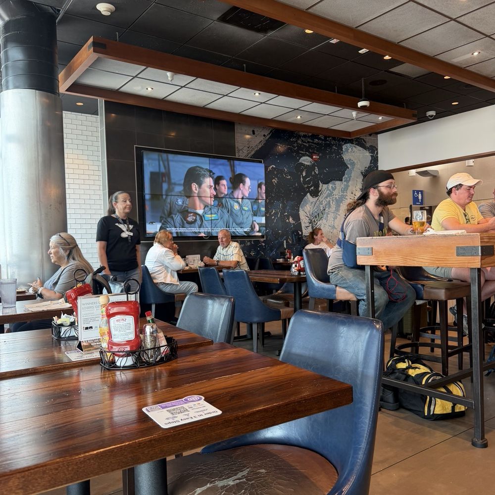 Blue Note - Sports Bars Near Me - St. Louis, Missouri