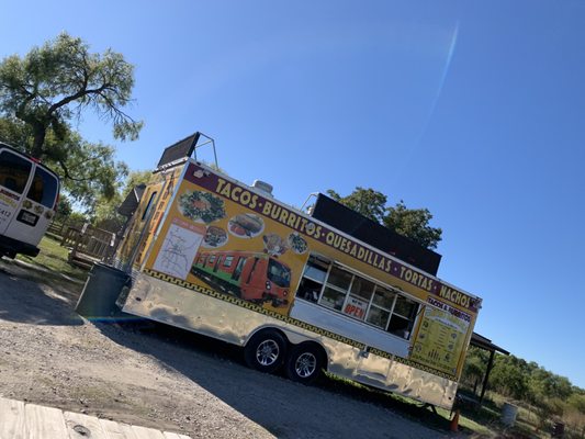 Tacos y Burritos Metro Basilica 2 Taco truck by null