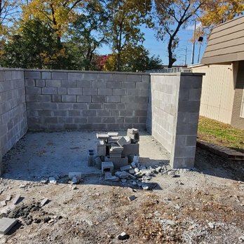 Brickworx - Dumpster receptacle, Heartland pawn on 87th. - Masonry/Concrete Near Me - Overland Park, Kansas Brickworx - Dumpster receptacle, Heartland pawn on 87th. - Masonry/Concrete Near Me - Overland Park, Kansas