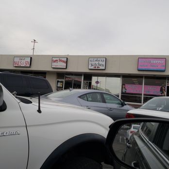 Lola's Kitchen - A view from the parking lot. - Mexican Near Me - Barstow, California Lola's Kitchen - A view from the parking lot. - Mexican Near Me - Barstow, California