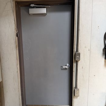 Apex Doors - Commercial Door Repair in Sand Springs Oklahoma | 918-914-6390

Installed a new commercial hollow metal door in Sand Springs, Oklahoma - Door Sales/Installation Near Me