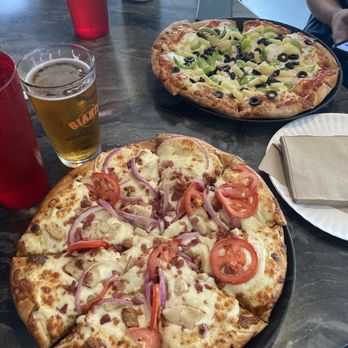 RICK’S PIZZA, BEER, & MORE - Updated December 2024 - 292 Photos & 304 ...