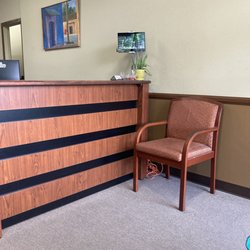 Computer Doctors - 3 seats in the waiting area