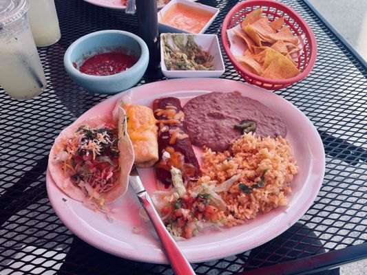 Jose's Tacos by null