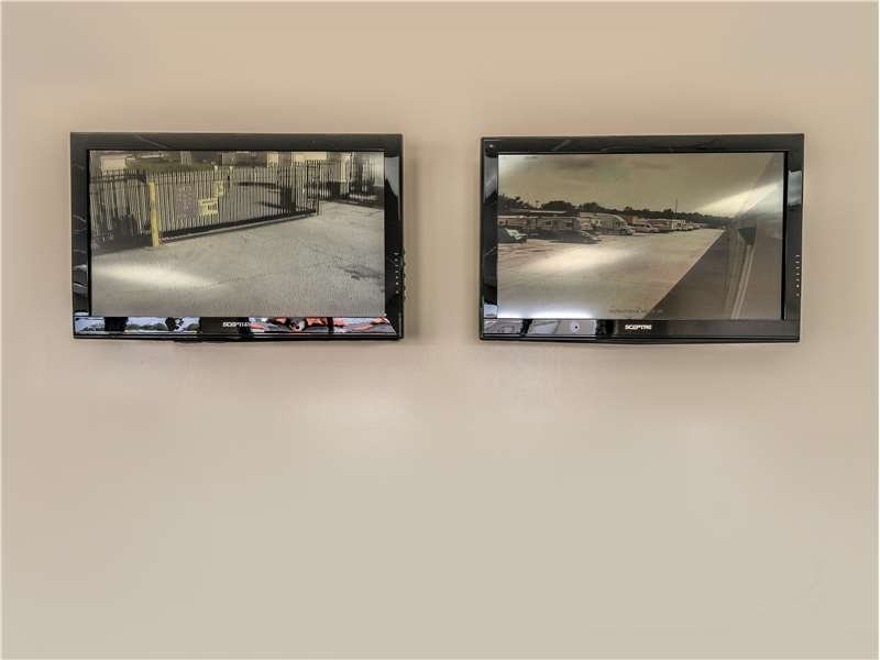 EXTRA SPACE STORAGE Updated September 2024 21 Photos 4390