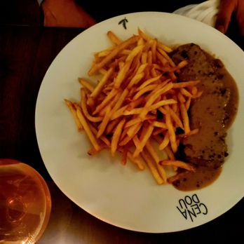Cenadou Bistrot - Steak au poivre vert avec pomme frites - 10/14/2023 - French Near Me - North Salem, New York Cenadou Bistrot - Steak au poivre vert avec pomme frites - 10/14/2023 - French Near Me - North Salem, New York