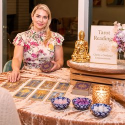 Beverly Hills psychic readings, tarot, palm, tea readings & chakra healing. Trusted guidance, clarity & insight. Book today!!!!