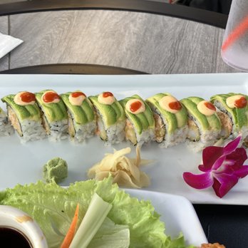 unisushi - Salmon Avocado Roll - Sushi Bars Near Me - Chula Vista, California unisushi - Salmon Avocado Roll - Sushi Bars Near Me - Chula Vista, California
