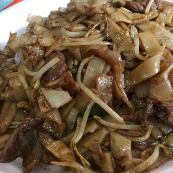 Yummy Yummy - 乾炒牛河 $7.50 - Chinese Near Me - Richmond, British Columbia