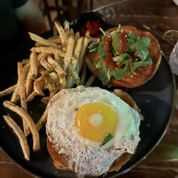 Arch City Tavern - Market Burger - New American Near Me - Columbus, Ohio Arch City Tavern - Market Burger - New American Near Me - Columbus, Ohio