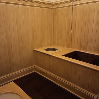 Iolani Palace - Bathroom - Museums Near Me - Honolulu, Hawaii