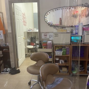 ES Nail Spa - Protective covering - Nail Salons Near Me - Brooklyn, New York