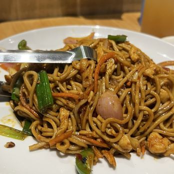 Mama Chang - Hunan Chicken Chow Mein - Chinese Near Me - Fairfax, Virginia Mama Chang - Hunan Chicken Chow Mein - Chinese Near Me - Fairfax, Virginia