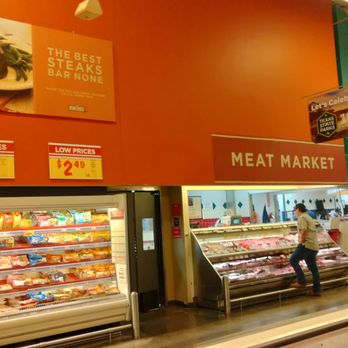 H-E-B - ows a display of meat in a grocery store - Grocery Near Me - Austin, Texas