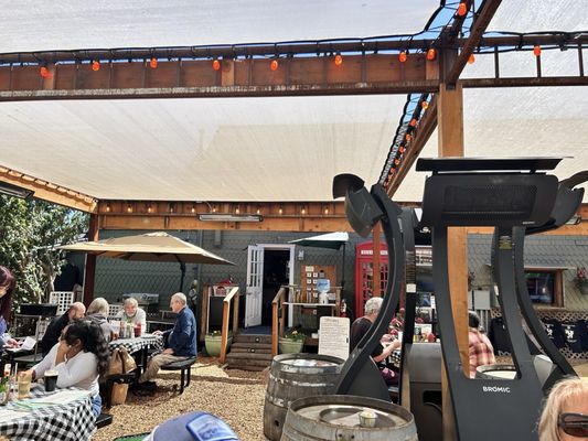 Patterson's Pub by null