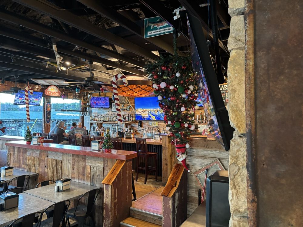 Stumpy's  Lakeside Grill