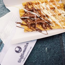 Wafflemeister - Chocolate & white chocolate, so delicious!
