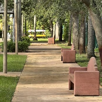 Donn Eisele Park - Parks Near Me - Wilton Manors, Florida