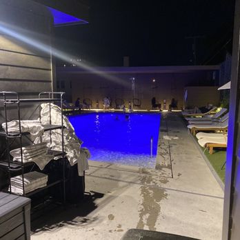 Brut Hotel - Hotels Near Me - Tulsa, Oklahoma
