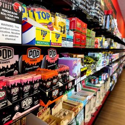 Red Star Vapor & Smoke - POP cones and rolling papers