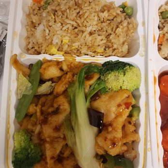 Peter Chang - Lunch chicken in szechuan hot and numb sauce with fried rice - Szechuan Near Me - Virginia Beach, Virginia Peter Chang - Lunch chicken in szechuan hot and numb sauce with fried rice - Szechuan Near Me - Virginia Beach, Virginia