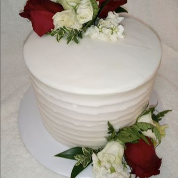 A Cake Life - A Cake Life  Classic White Cake - Bakeries Near Me - Honolulu, Hawaii