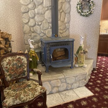 Apples Bed & Breakfast Inn - Hotels Near Me - Big Bear Lake, California Apples Bed & Breakfast Inn - Hotels Near Me - Big Bear Lake, California
