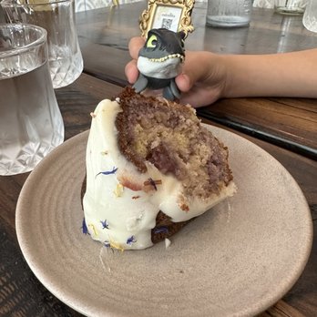 Estrellita - Bundt cake - Filipino Near Me - Atlanta, Georgia